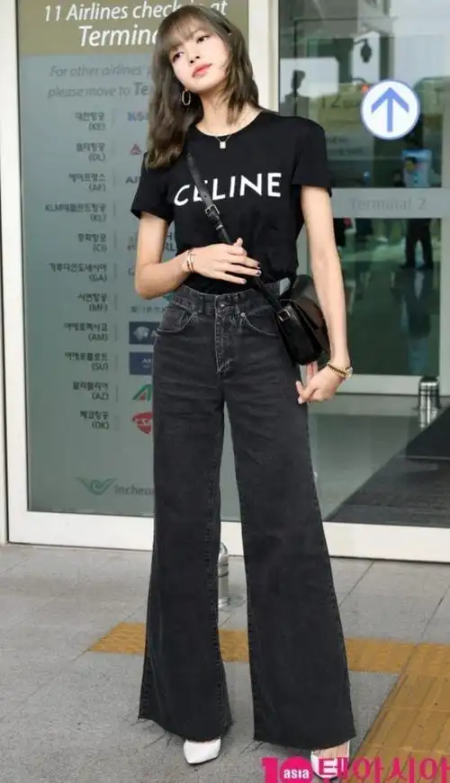 lisa 最具标志性的街拍,来看看不一样的lisa