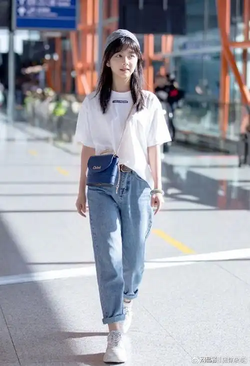 白t恤穿搭超时尚!女星白t穿搭6技巧,阿娇,周扬青,韩素希显瘦
