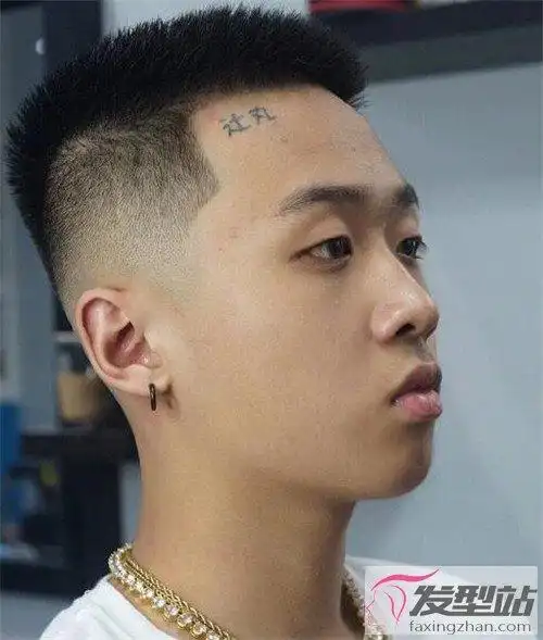 最受男生欢迎的两边铲 帅气铲青发型推荐--sms580