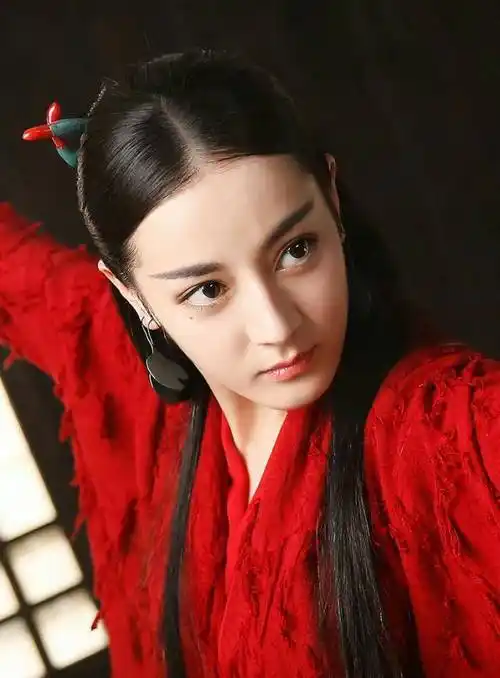 迪丽热巴五个古装造型,凤九最仙,如歌最飒,芙蕖最不合适_异域_风情_齐