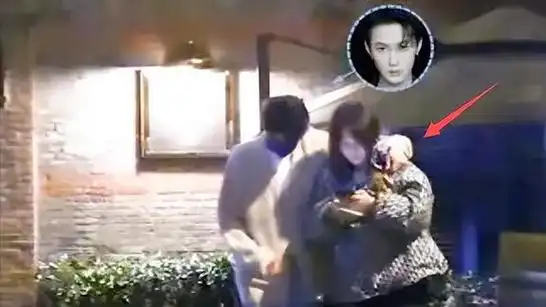 杨紫被曝新恋情,两人住同一小区,男方身份被扒|肖战|绯闻|张艺兴_网易