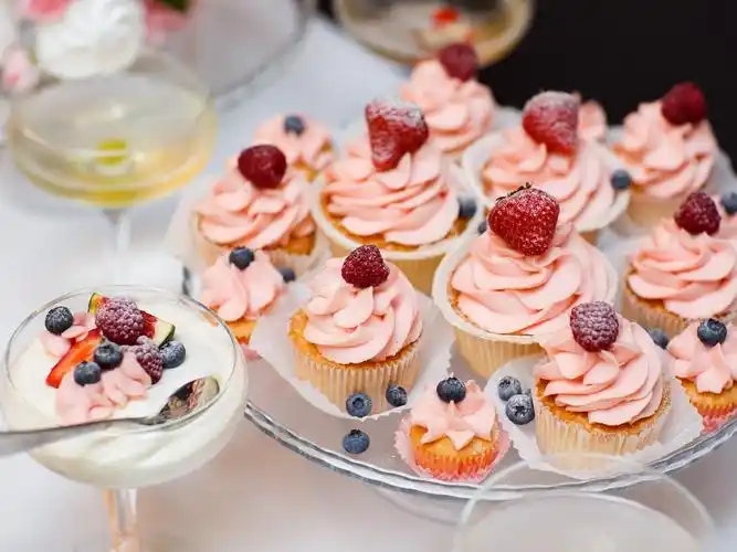 美味的蛋糕,奶油,草莓,甜点 iphone 壁纸