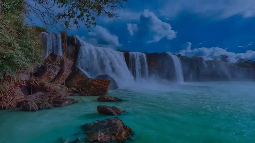 美丽瀑布高清动态壁纸