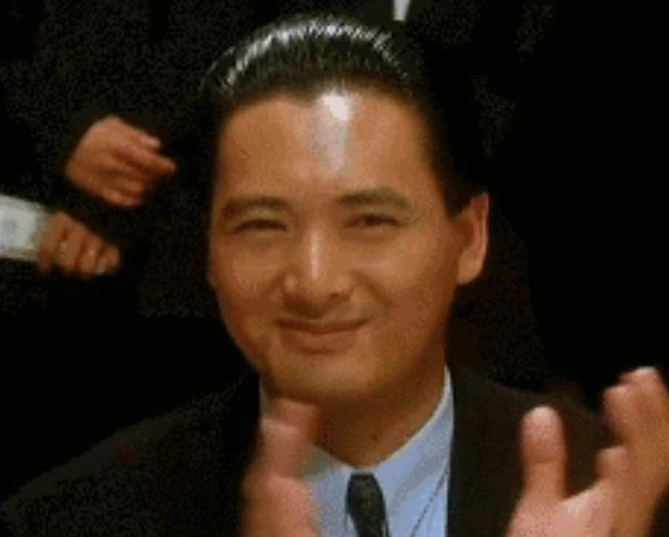 周润发扮演的是一位赌术很厉害的赌神,他在电影中的名字叫做高进,他在