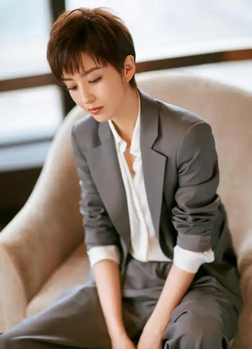 佟丽娅 短发元喜形象设计