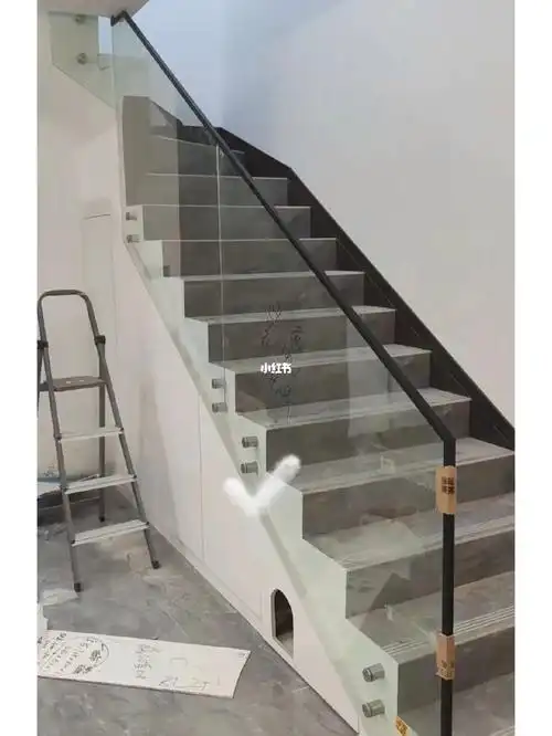 侧挂增加了楼梯的宽度