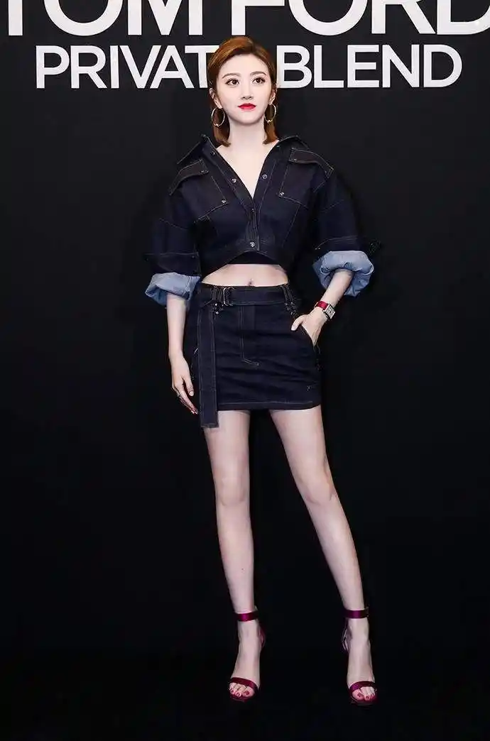 景甜胖了?不存在的!新造型露小蛮腰,修长美腿真好看