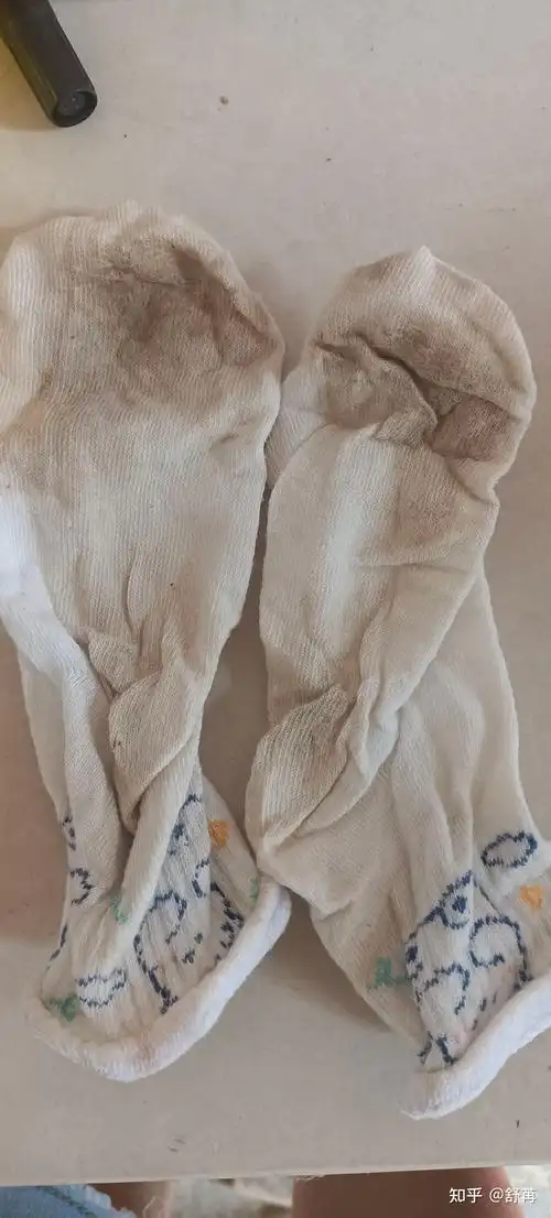 女生的袜子真这么臭? - 知乎