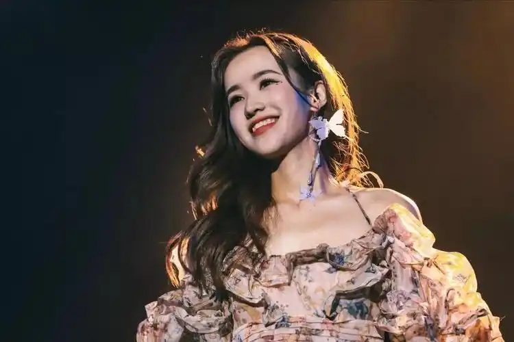 17声表钟颖澄澈明眸 闪烁星河17广电刘铭翔季军18音乐剧张芙源亚军15