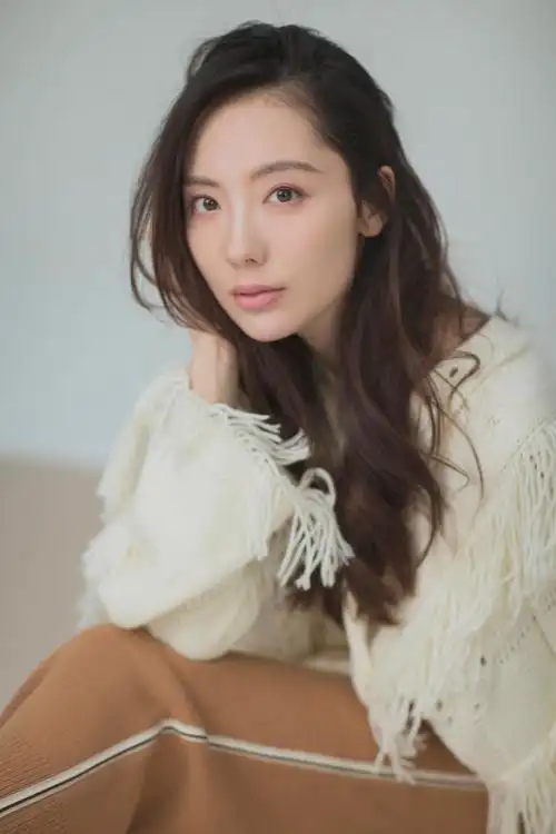 p data-id="gnfidi9qmr">陶珞依(原名苗洛依),1991年3月11日出生于