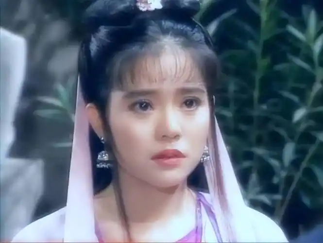 90年代的美女,各个惊艳四方,气质十足,是一代人心中的梦中情人_邱于庭