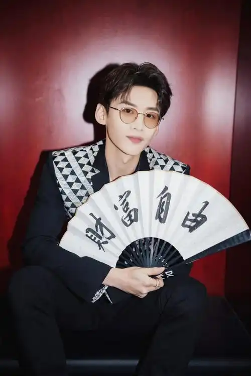 awsl!来自白敬亭的double kill~ - 知乎