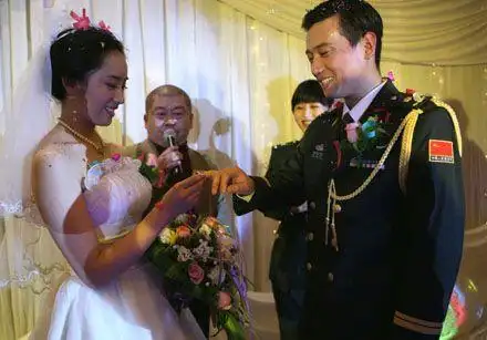 父女变夫妻孩子8岁关系才被揭晓徐洪浩刘晓洁太会藏