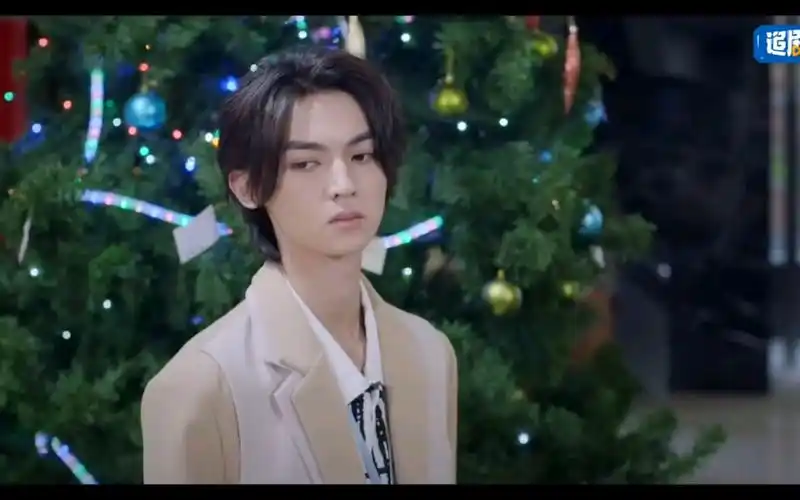 近距离爱上你轮到藤藤美男子追夫火葬场了哈哈哈