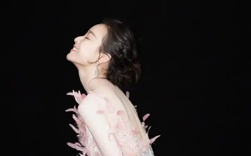 倪妮性感灵动写真图片桌面壁纸