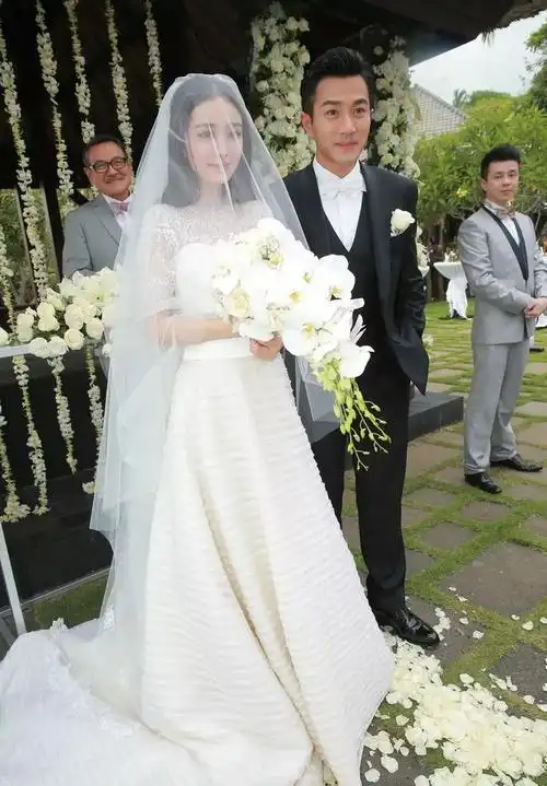 杨幂刘恺威协议离婚时尚女王的商业价值会被离婚击垮吗