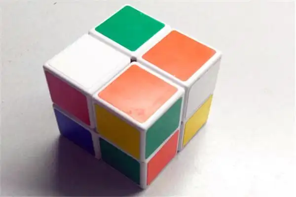世界上最难玩的三大玩具魔方是学生界最热爱玩的玩具
