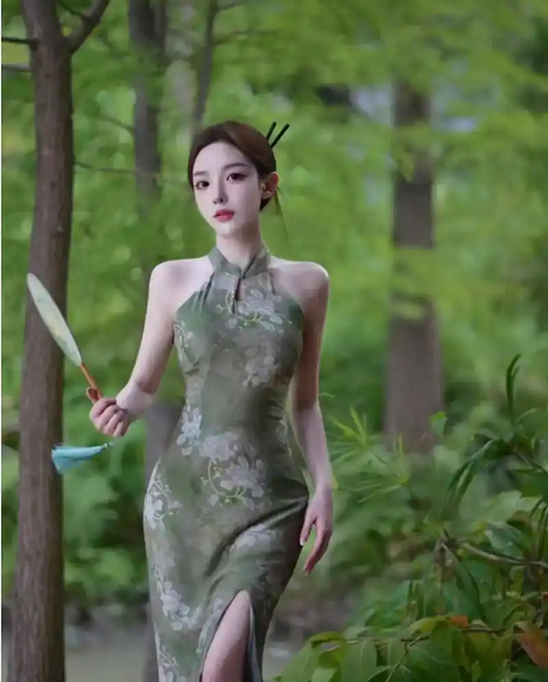 江南水乡古镇美女旗袍秀