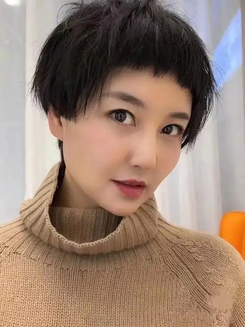 小前卫短发有个性的短发发型