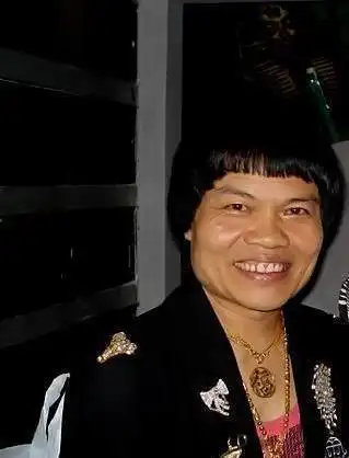 自从八两金参演了周星驰的多部电影后,他也没有想到,因为自己的长相丑