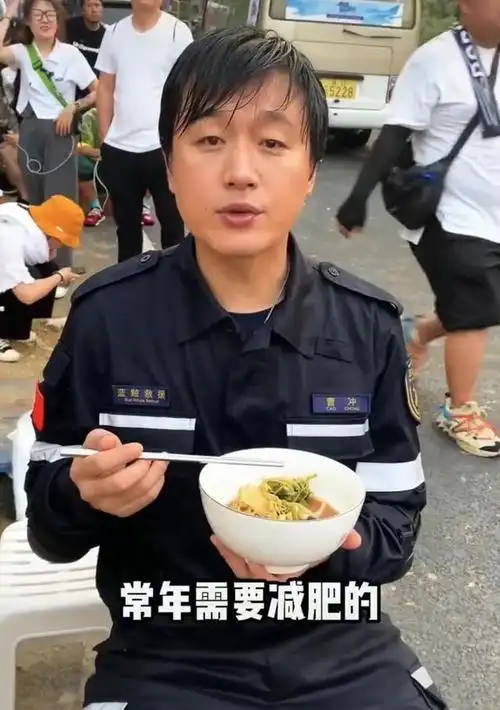 关悦的管控行为:为佟大为的健康着想还是过度干涉?