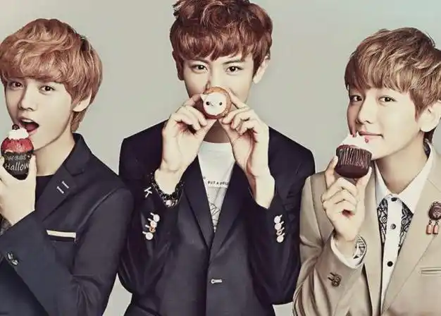 鹿晗脸怎么垮成这样了?关晓彤快来管管你男朋友!