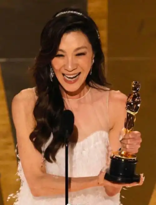 杨紫琼:60岁女演员的"黄金时代"_腾讯新闻