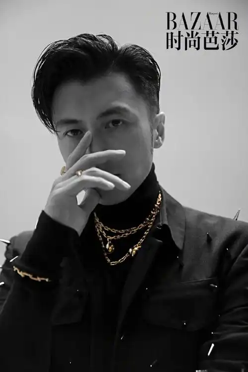 时尚芭莎九月刊##谢霆锋芭莎火焰封面
