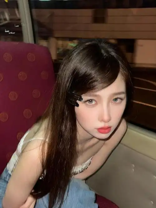 虞书欣斜刘海也太可爱了吧!|虞书欣_新浪新闻