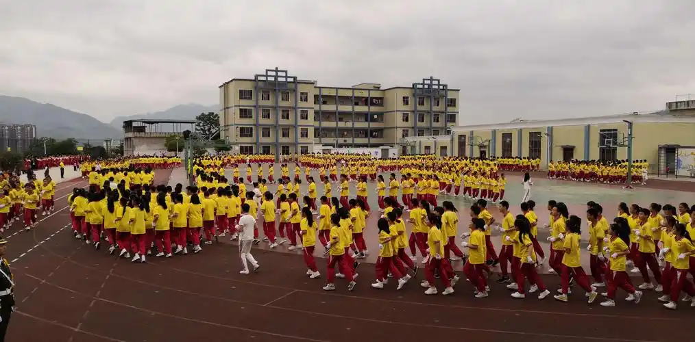 贵定二中第八届校园文化艺术节集锦