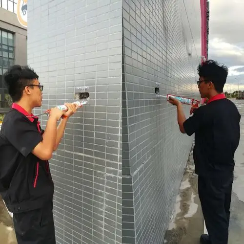 对园区防雷检测盖进行固定