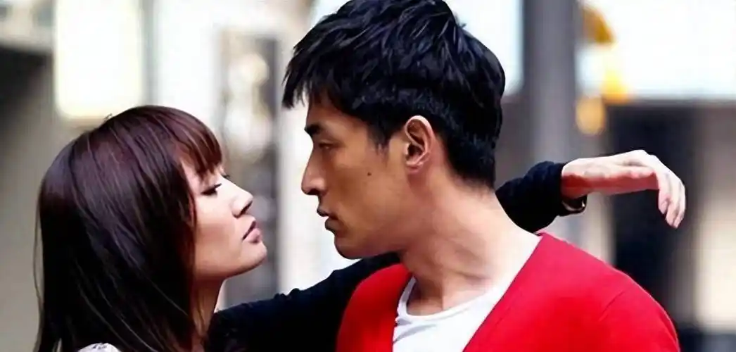 她把胡歌亲到吐,把张嘉译的嘴吻到肿,人送外号"吻戏一姐"_王晓晨_观众