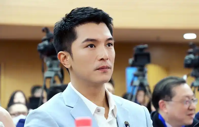 《让我听懂你的语言》开播 邱泽实力挑战励志题材剧