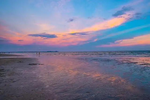 身为一座滨海城市,广西广西防城港市是中国西部地区的第一大港,580