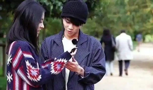 有一种"谋算"叫张碧晨和华晨宇!孩子4岁了,才明白这盘大棋!