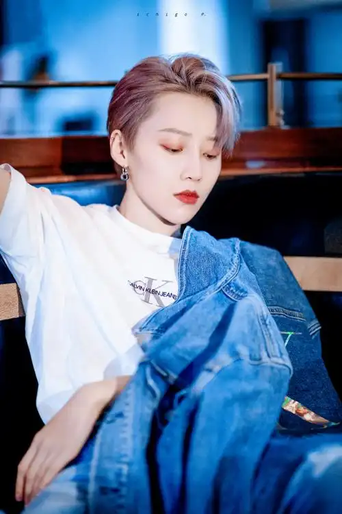 刘雨昕ck内衣代言人