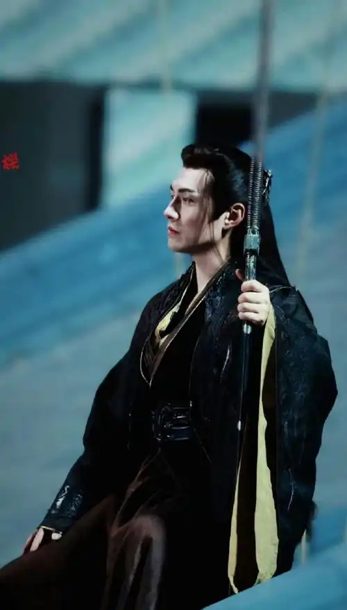 严屹宽就这么水灵灵杀回古装了##严屹宽杀回古装统治