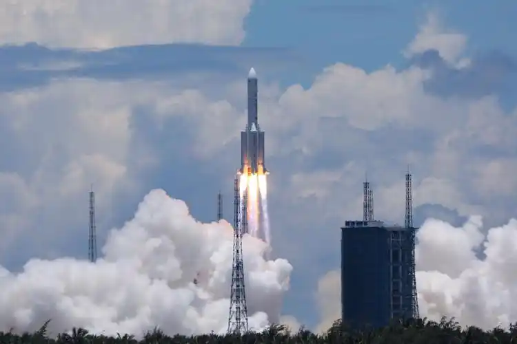 天问一号传回首幅火星图像上面为啥有高原照片为啥黑白