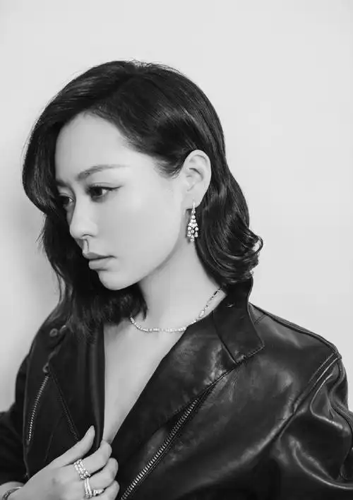 张靓颖皮衣性感甜酷写真图片36