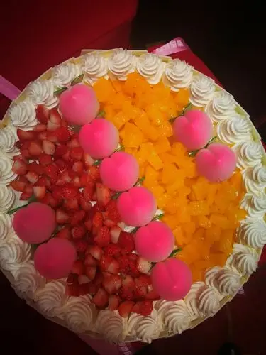 每年的生日蛋糕都是路姐的专力