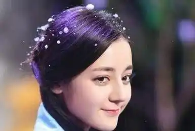 原创迪丽热巴新剧海报曝光搭档型男窦骁粉丝怒说经纪人接烂剧