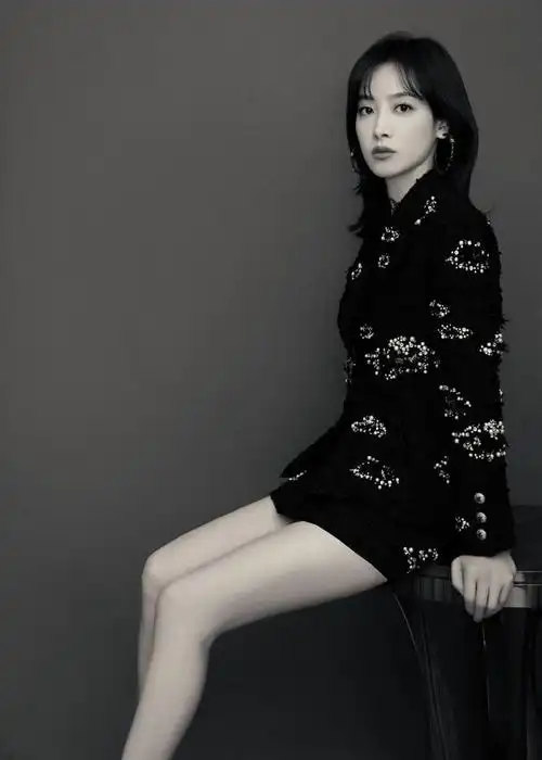 宋茜真是人间绝色小香风套装看似知性干练漫画腿着实抢镜