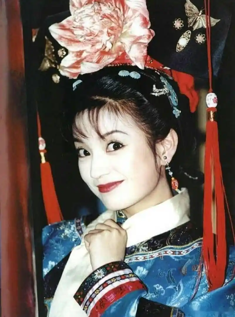 赵薇从《还珠格格》,《京华烟云》到《画皮》,再到自己导演的《致青春