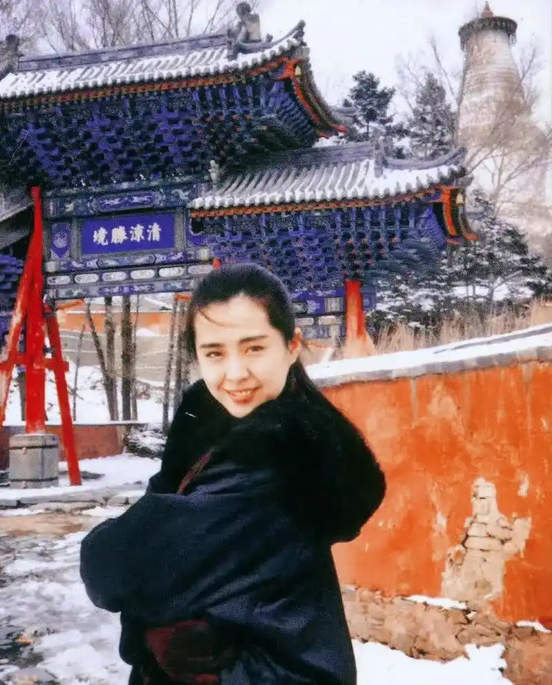 时光荏苒,岁月如梭,王祖贤30年前在山西五谷山拍的绝美照片, - 抖音