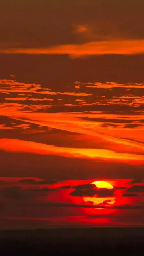 天空中的晚霞风景