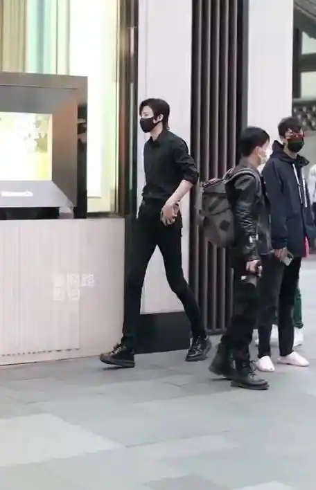 刘宇宁头套##刘宇宁宁远舟##刘诗诗警告刘宇宁别让我笑