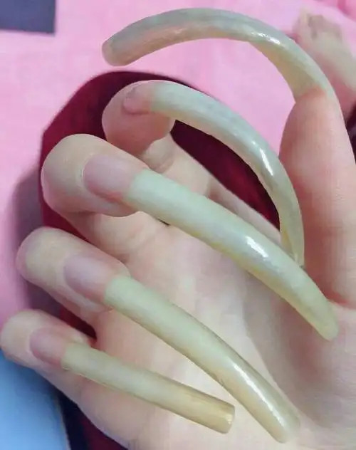 你们说女生留长指甲好看吗,我觉得挺好看