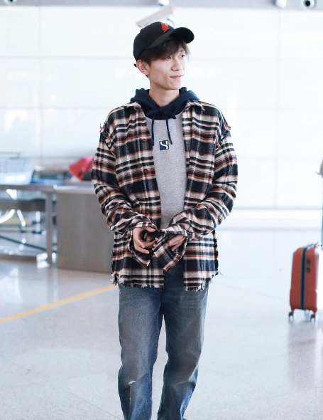 张一山的照片不敢看,机场照都可以这么帅!到底是怎么"修炼"的