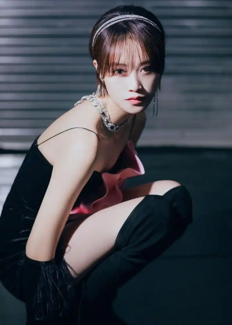 蓝盈莹,全新造型写真