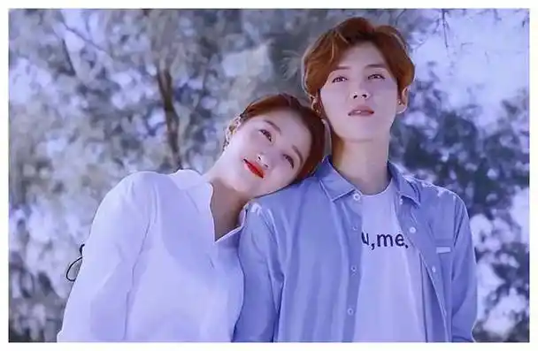 关晓彤清明不随鹿晗祭祖独自现身北京秀身材长腿抢眼气质高